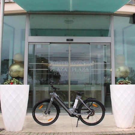 Pisa Tower Plaza Exterior foto The first electric bicycle in the world