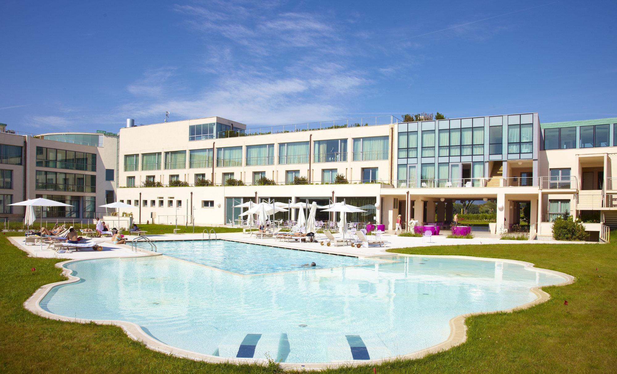 Pisa Tower Plaza Exterior foto The hotel